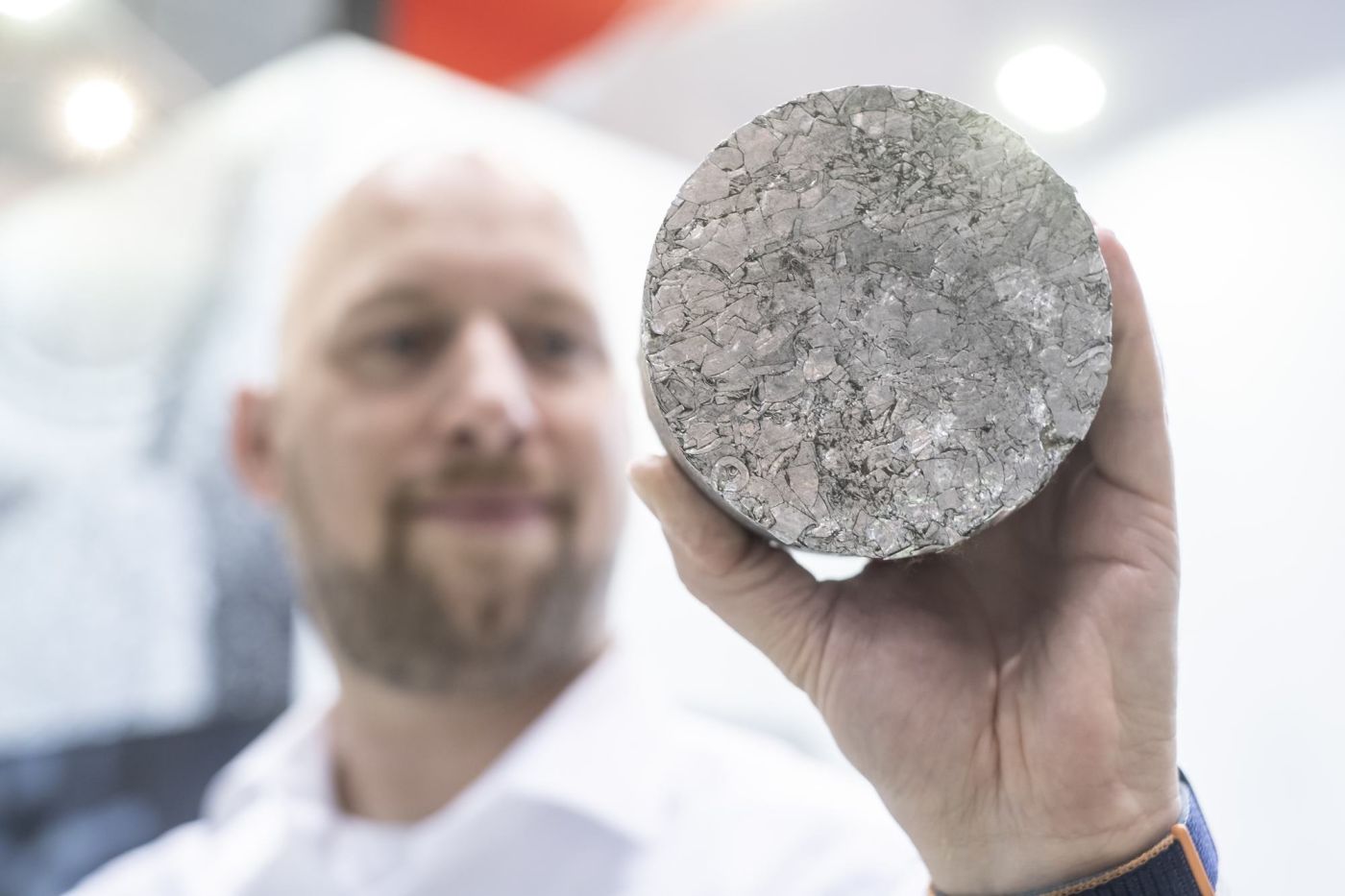 Mit der steigenden Nachfrage nach leichteren und dennoch robusten Materialien steigt auch der Bedarf an Werkzeugen, die diese Materialien bearbeiten können. (Bild: Landesmesse Stuttgart GmbH)