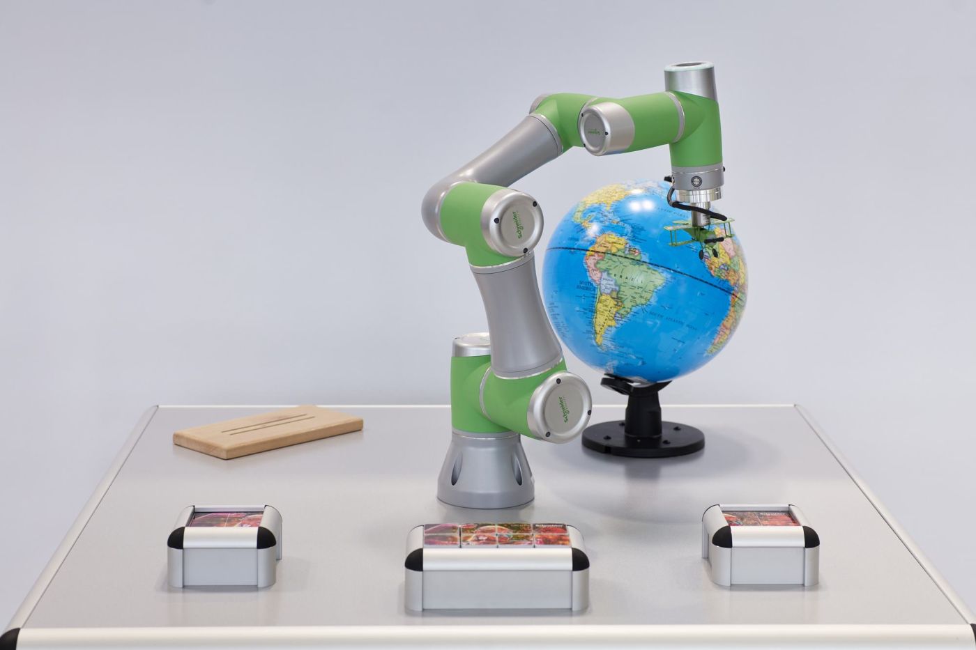 Cobot von Schneider Electric