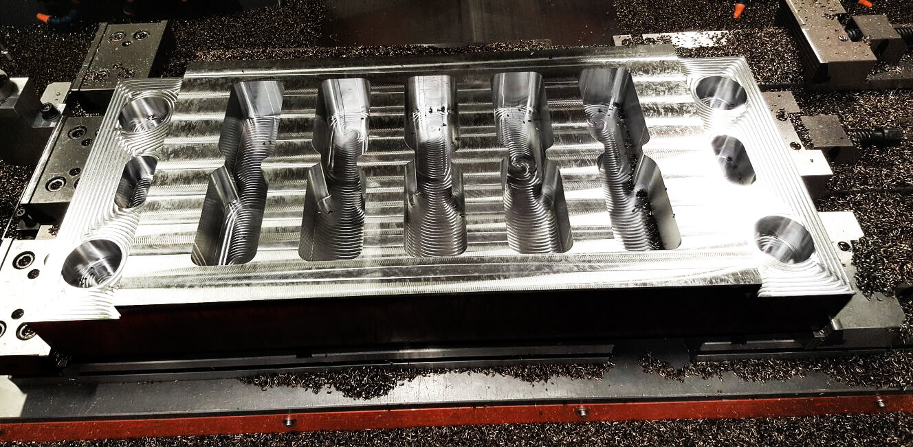 Schruppfräsen: sichtbaren Fräsbahnen verdeutlichen die Kinematik des GTC-Verfahrens